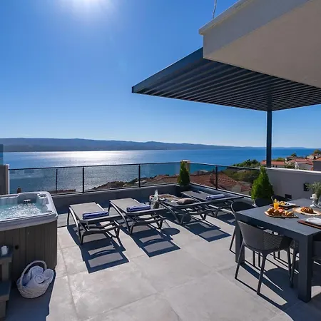 빌라 New Seaview Gabriel With Private Heated Pool And A Hot-tub