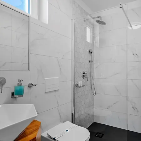 New Seaview Gabriel With Private Heated Pool And A Hot-tub * Stanici