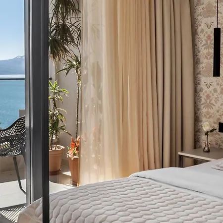 빌라 New Seaview Gabriel With Private Heated Pool And A Hot-tub