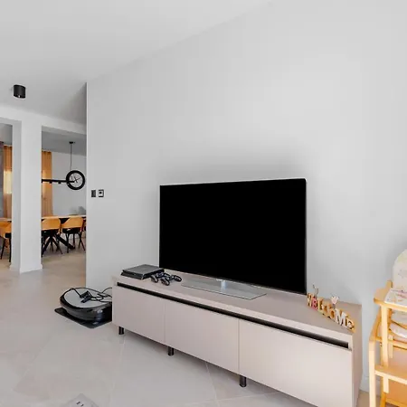 New Seaview Gabriel With Private Heated Pool And A Hot-tub