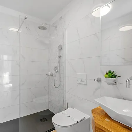 New Seaview Gabriel With Private Heated Pool And A Hot-tub 빌라 *