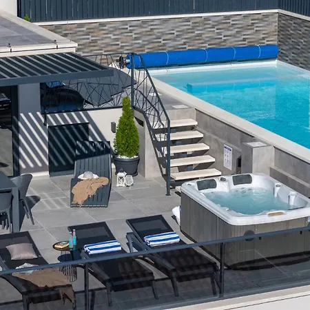 New Seaview Gabriel With Private Heated Pool And A Hot-tub Stanici